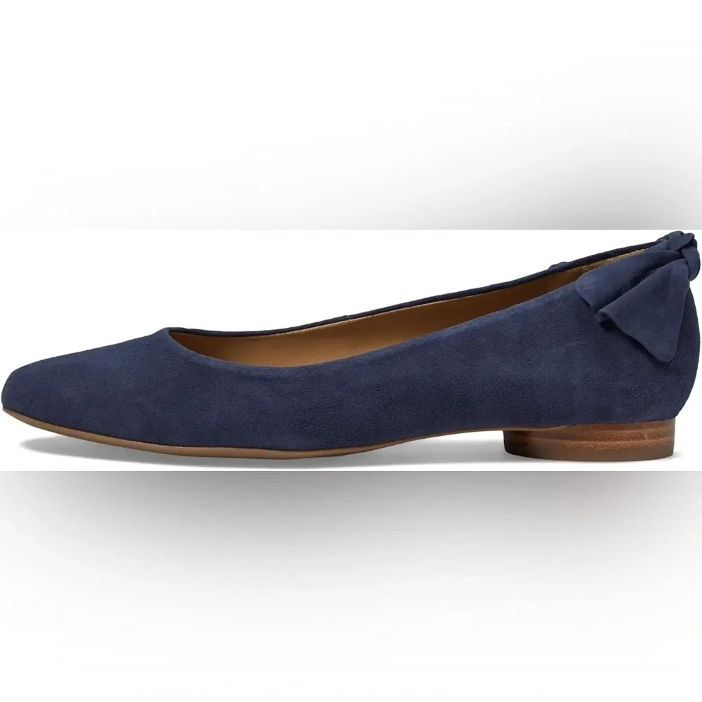 NWOB Bernardo Women’s Eloise Bow Accent Navy Flats in size 8 - Picture 3 of 10
